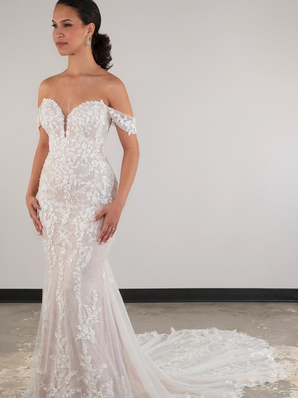 Essence of Australia - D3992 Fit & Flare wedding dress - size 10 (street size 8)